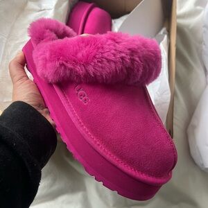UGG Dark Peony Disquette sz 9